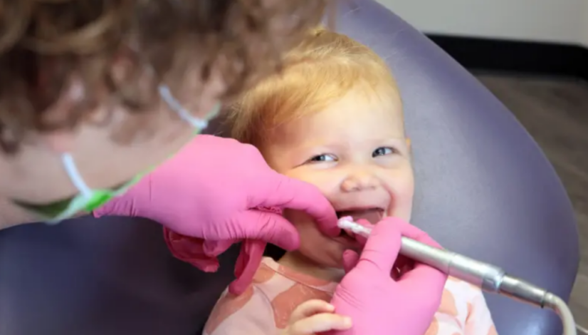 baby's first dental visit